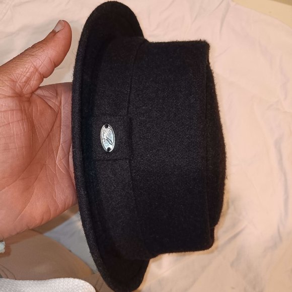 Hat - Picture 4 of 7